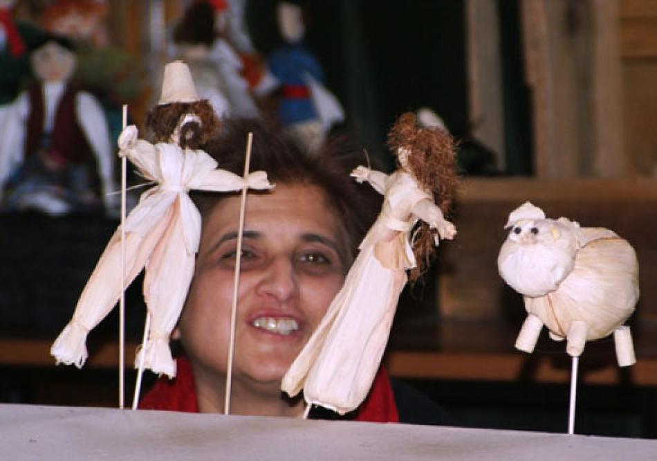  /></p><p>The project is carried out in cooperation with the Museum of Ethnography in Budapest. In January 2010, the museum hosted a 2-day workshop that focused on 14 folk tales and a number of artefacts, tools and folk traditions connected with these tales. High minority schools with Armenian, Austrian, Croatian, Jewish and Roma students from Budapest, Marcal, Pécs and Szentendre participated in the workshop.</p><p>Photo: Museum of Ethnography.</p></body></html>