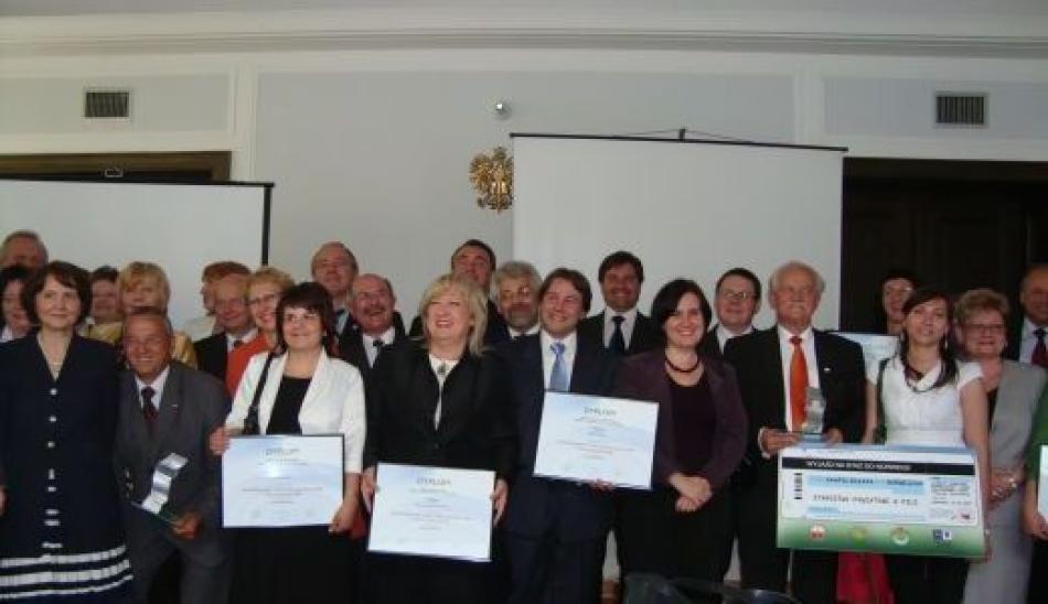 Poland award ceremony2.jpg