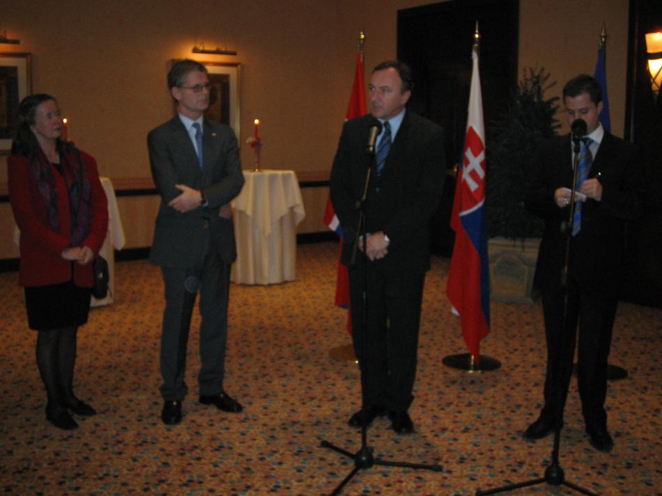 SK Bratislava - signing